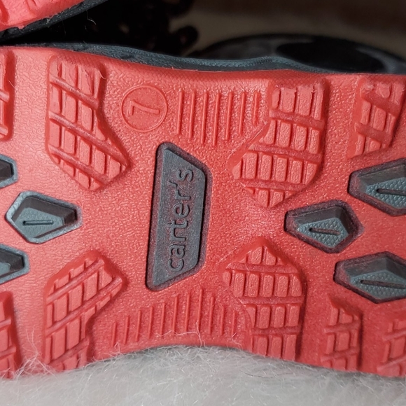 Carter's kids ran and winter boots - Picture 8 of 9